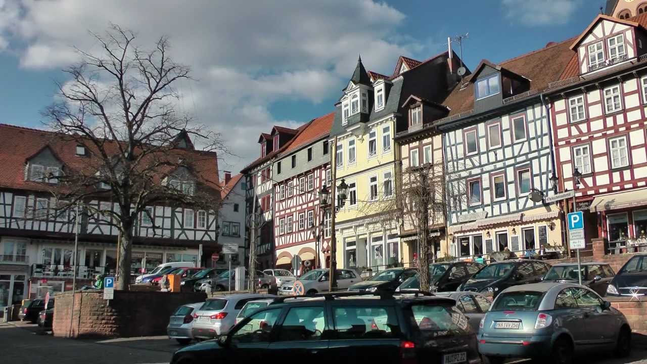 Barbarrossa-Stadt GELNHAUSEN - Fachwerk-Idylle im Fr&uuml;hlingslicht
