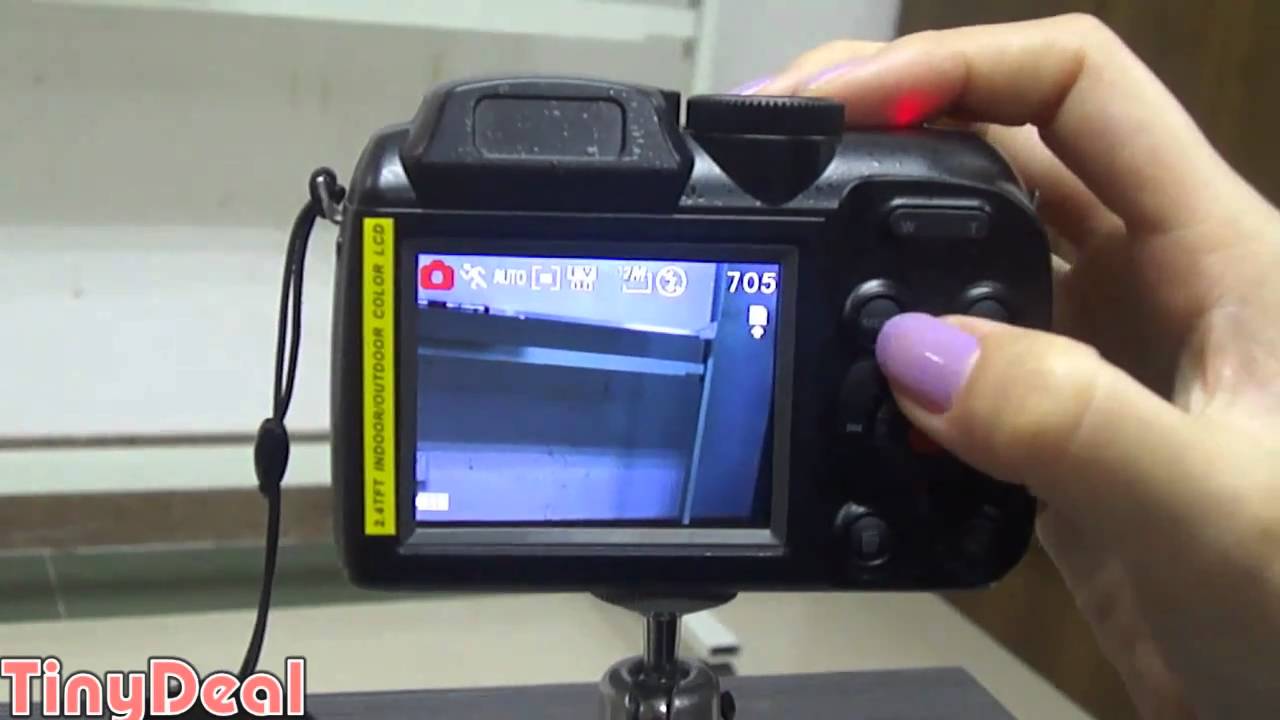 2.4" 12MP CMOS 8X Digital Zoom Digital Camera