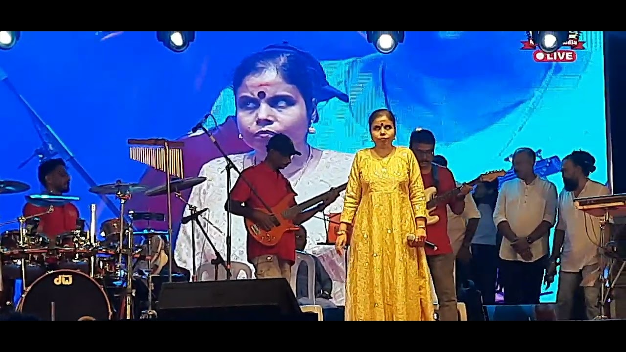 Awakening : Performance by Vaikom Vijayalakshmi at Vennala Thykkattu Sri Mahadeva 