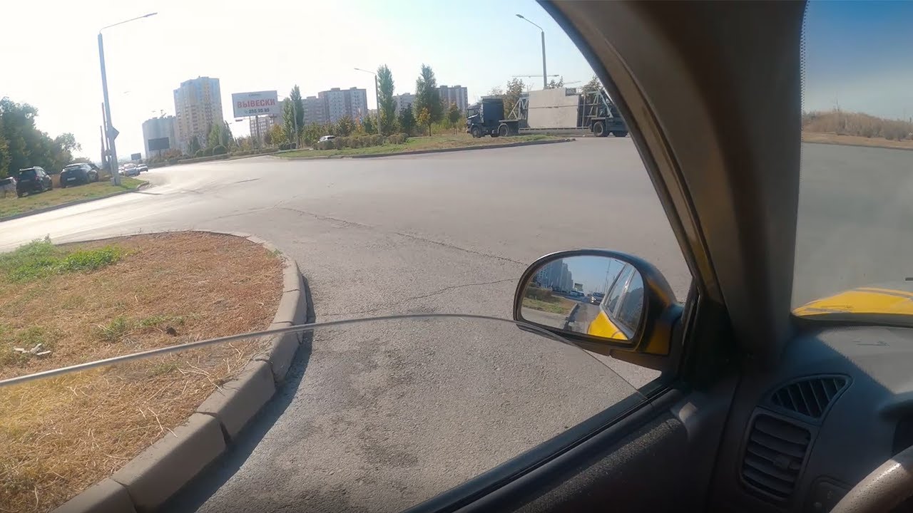 Поворот налево на ближайшем перекрестке