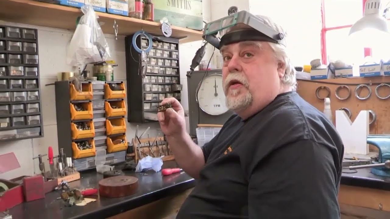 BSA Gold Star restoration Part 4 - Henry Cole Clocks On