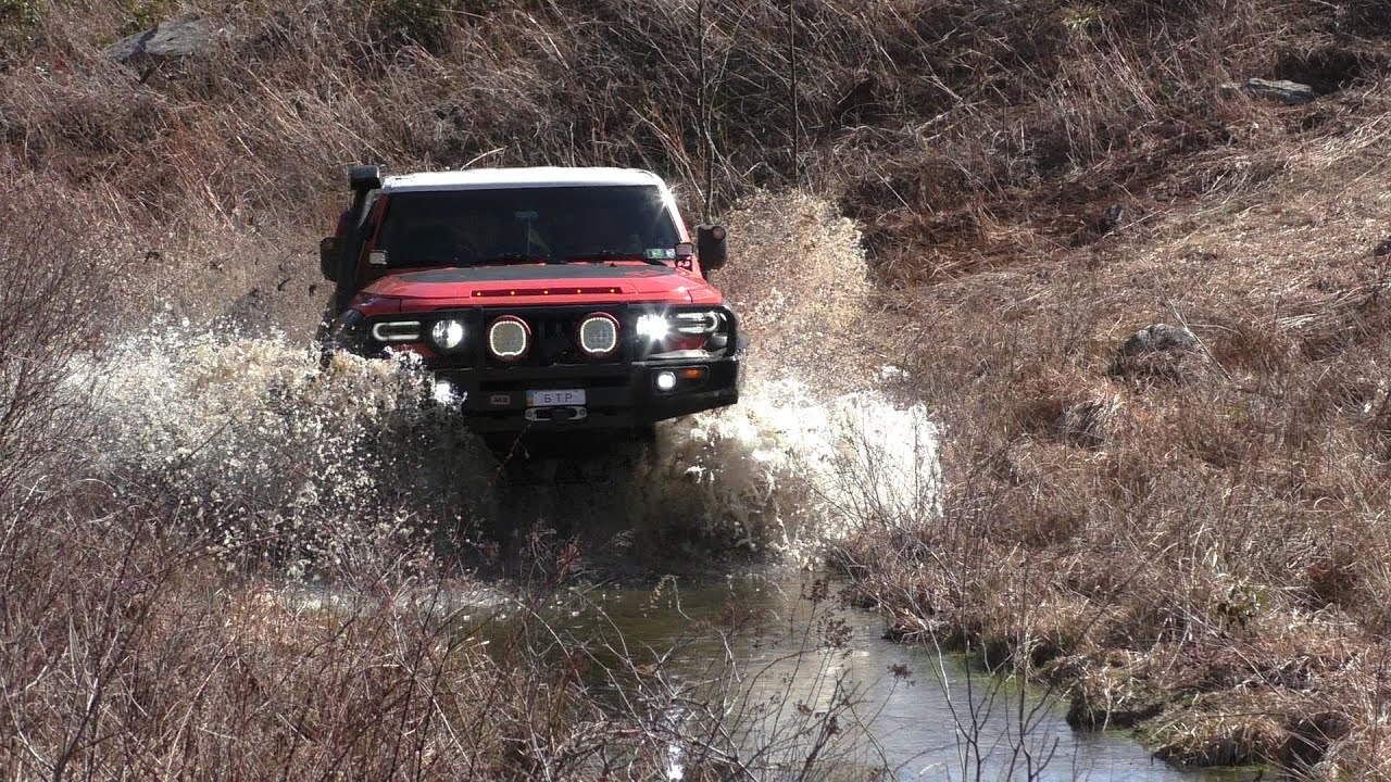 Toyota FJ Cruiser on 37's Off Road
