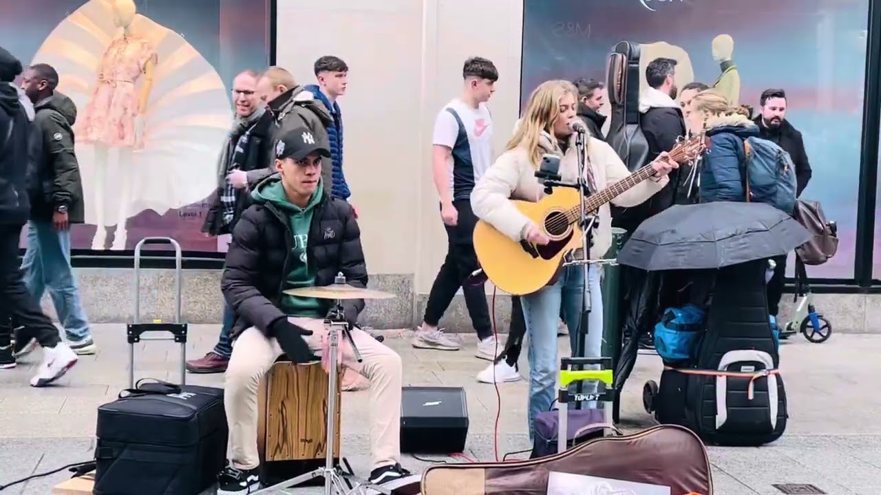 Amazing performance that makes everyone stopped !!!