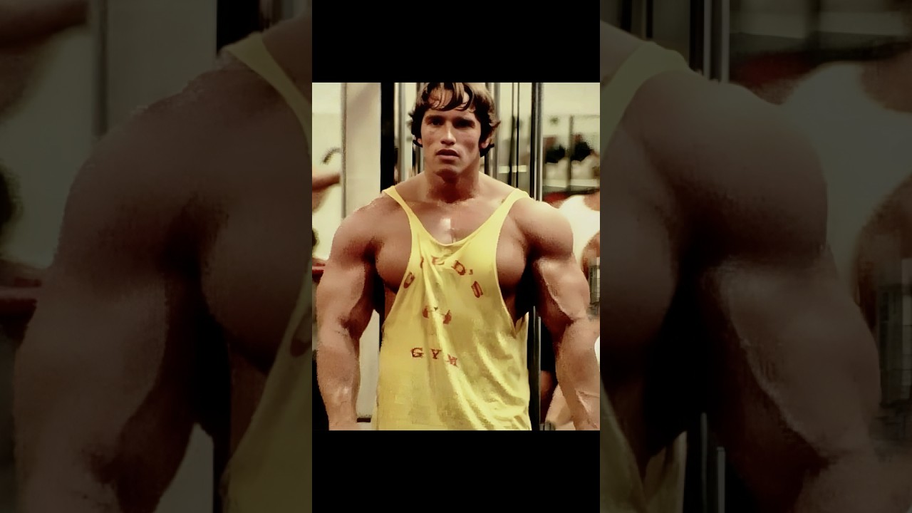 Arnold Schwarzenegger at Gold&rsquo;s Gym 💪