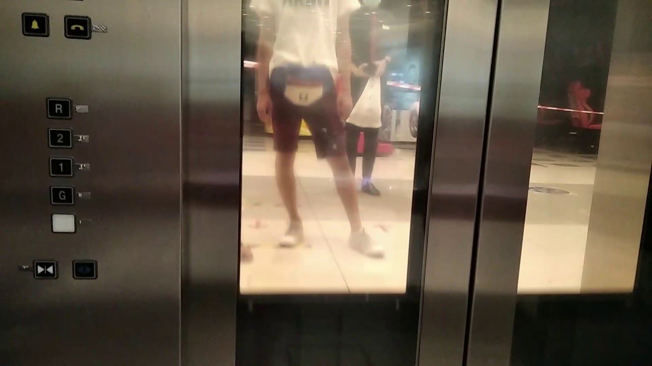 Aeon Tebrau City Hitachi Glass elevator