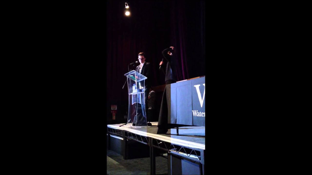 Veronica Roth questions Shailene Woodley at UK signing