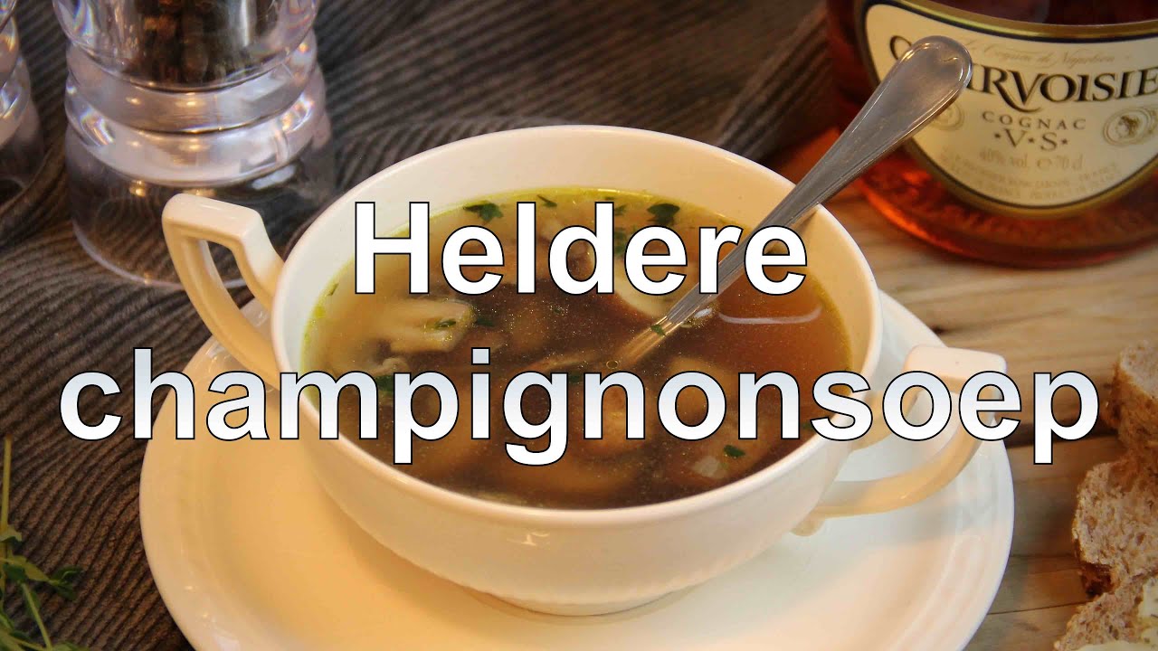 Heldere champignonsoep met knoflook en tijm