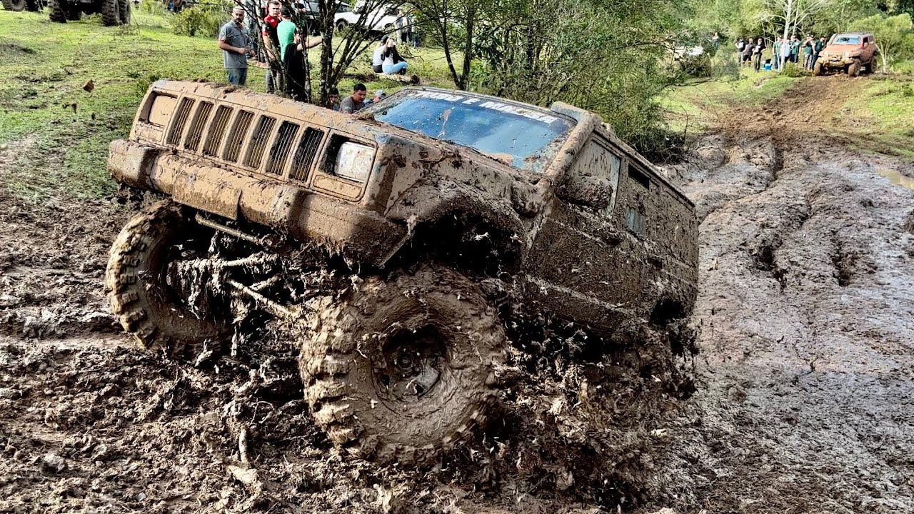 TRILHA DE JEEP EM TURVO 2023, Cherokee, Willys, Troller, F75, Band