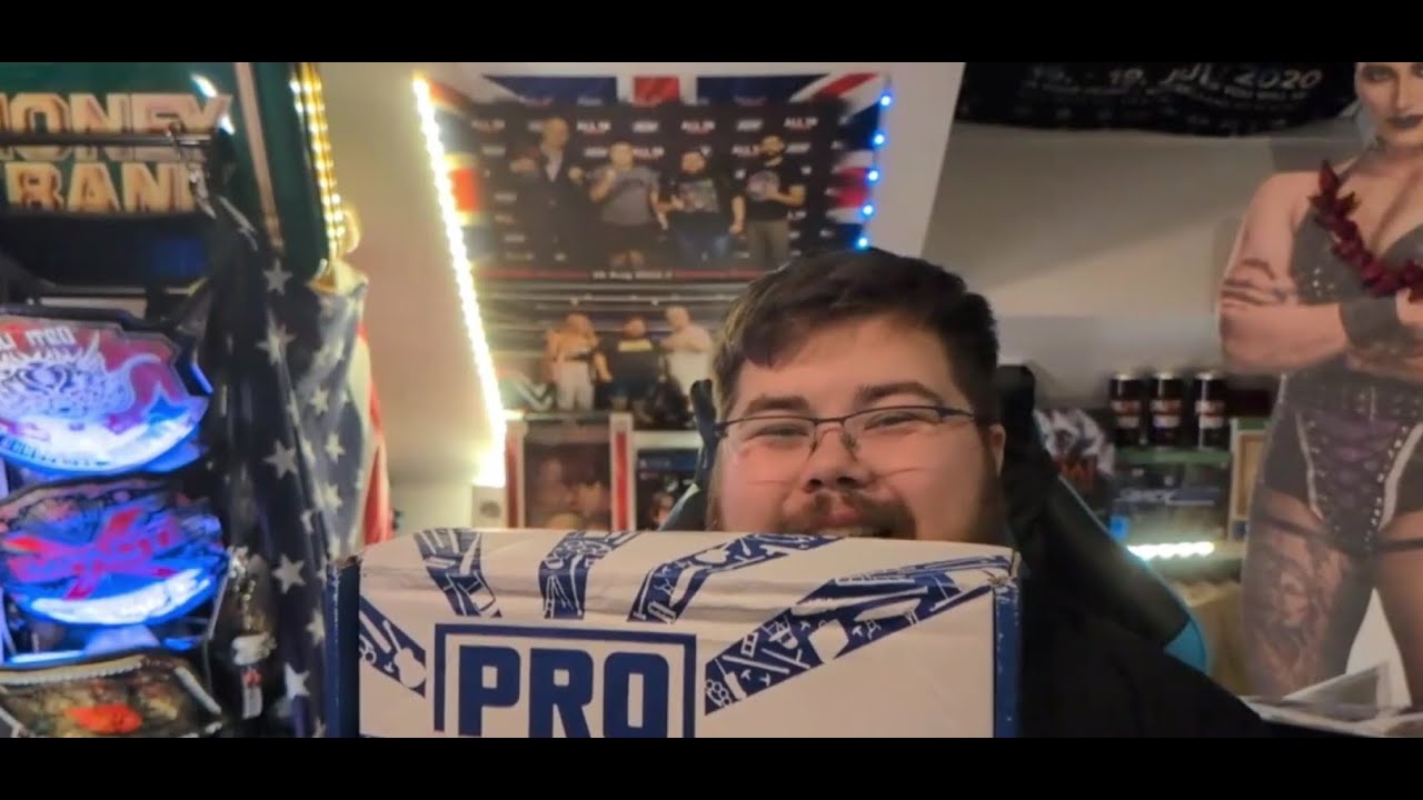 Pro Wrestling Crate Unboxing | Oktober – Masks & Paint
