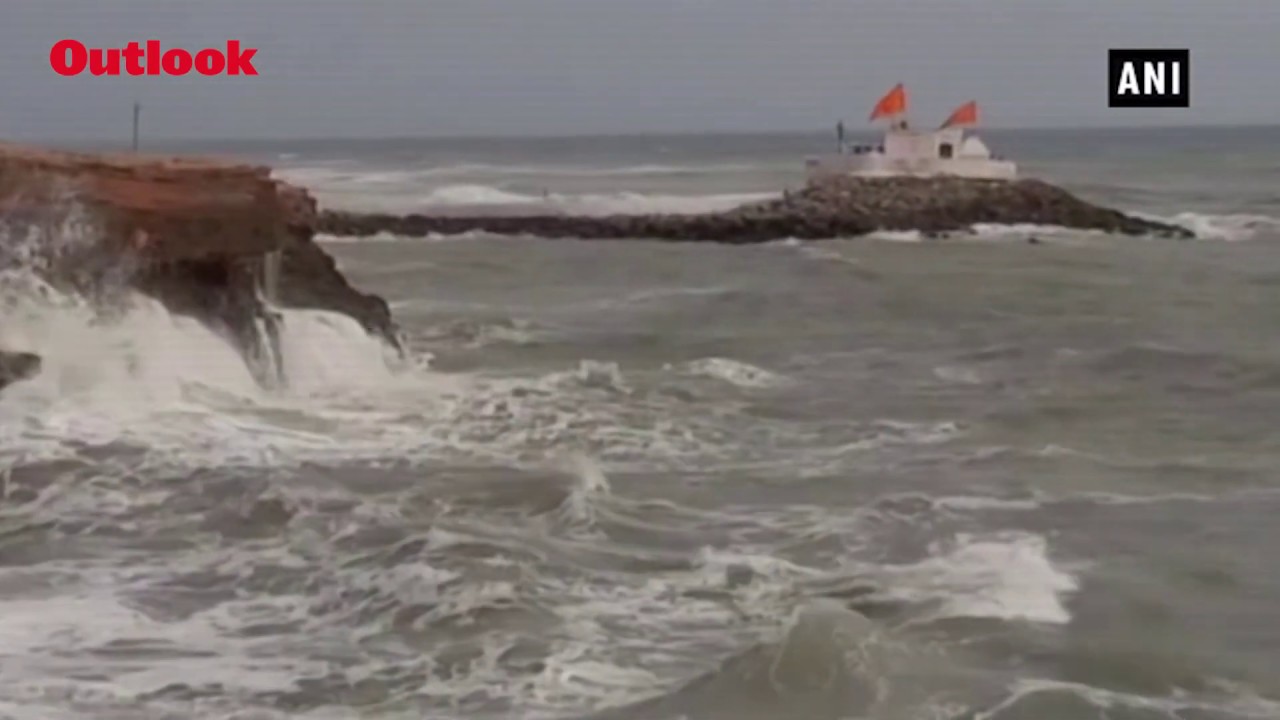 IMD Issues Red Alert For Cyclone &lsquo;Vayu&rsquo; In Gujarat