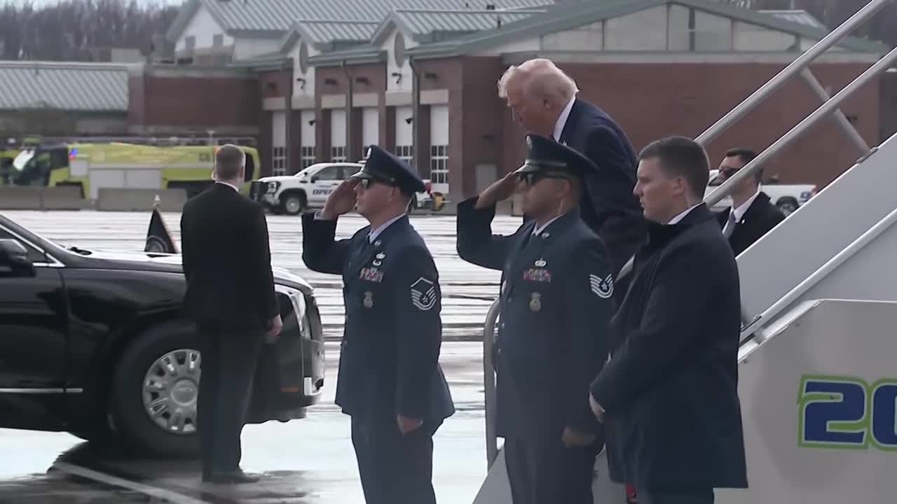 Donald Trump arrives at CVG in northern Kentucky