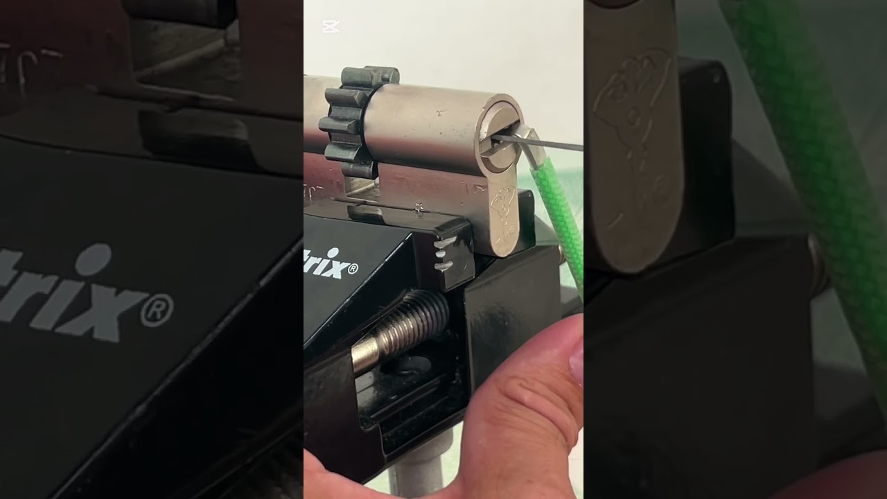 Вскрытие очередного цилиндра Mul-T-Lock. #lockpicking #locksmith #locksport