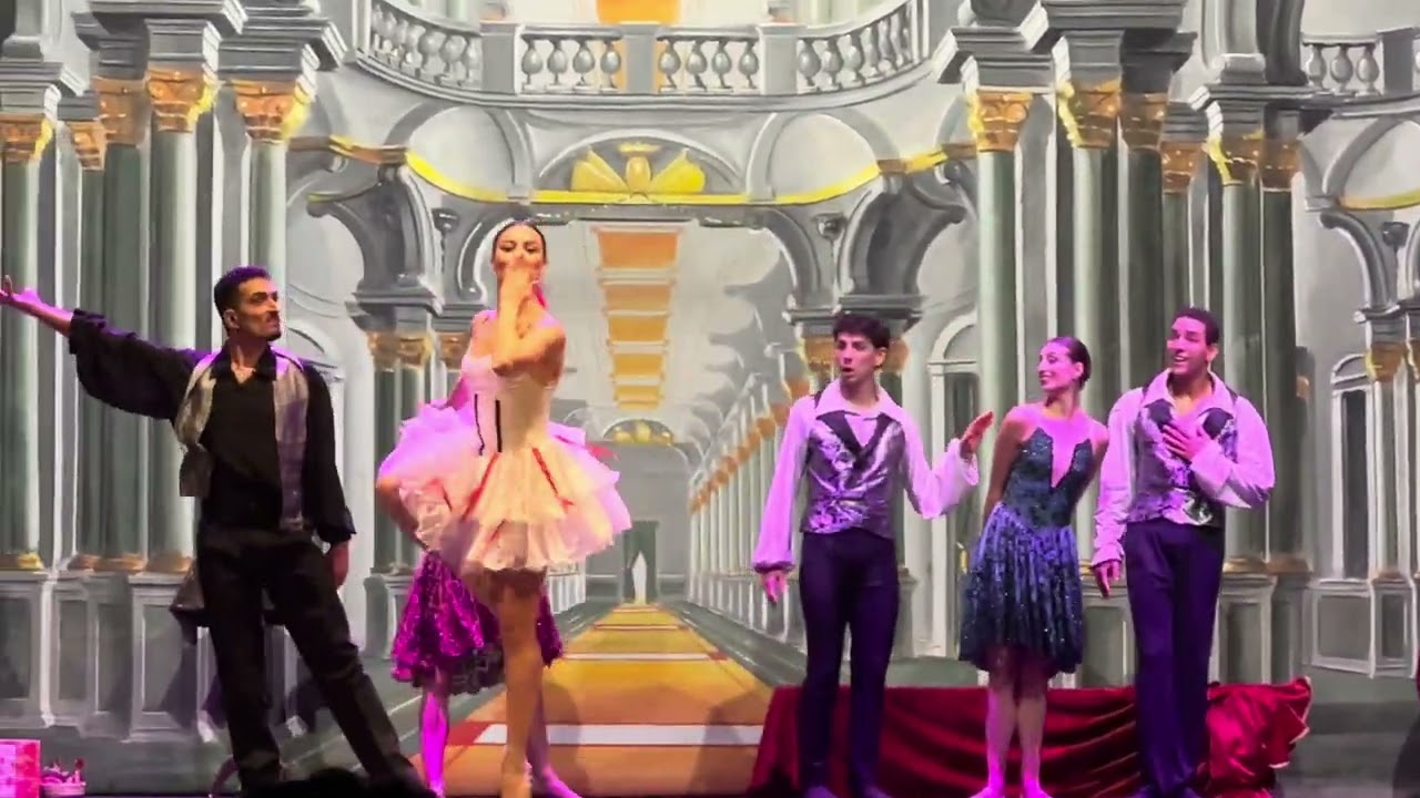 LO SCHIACCIANOCI - Sorrento - Teatro Tasso - Compagnia ALMATANZ - coreografia di Luigi Martelletta