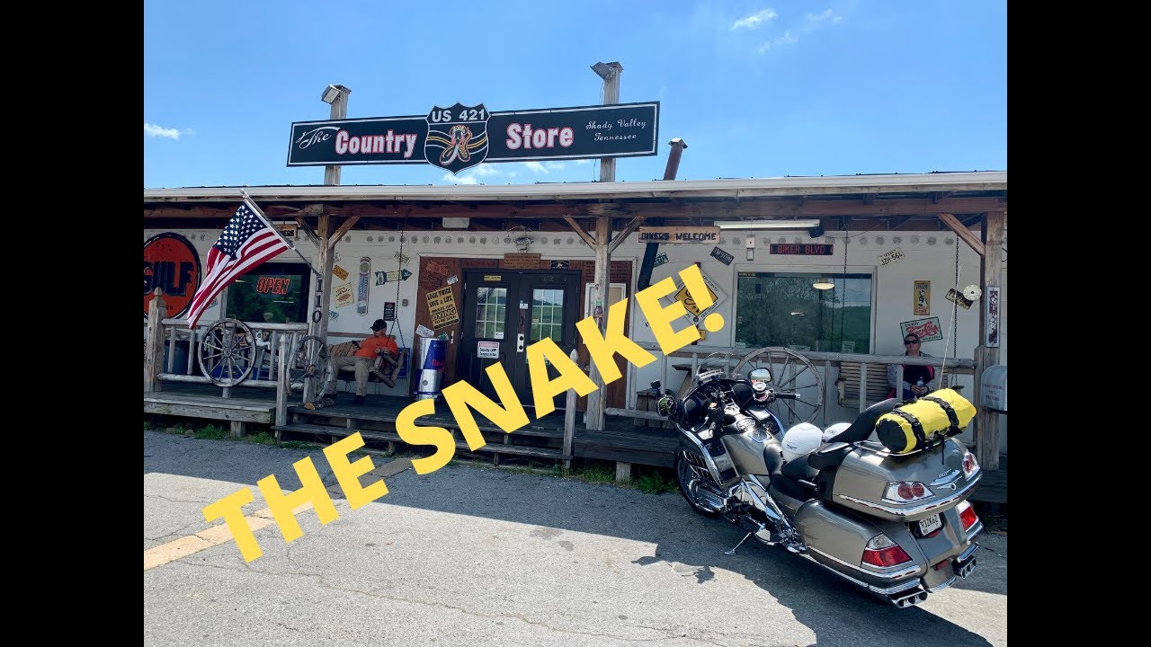 Motorcycling US421 The Snake on Honda GoldWing