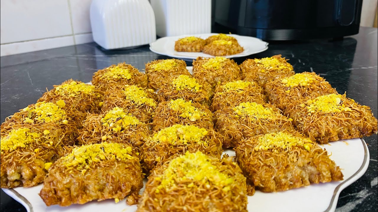 BAKLAVA DEĞİL AMA, BAKLAVAYI ARATMIYOR.  👉 Kıyır Kıyır, Çıtır Çıtır iftarlık tatlı.