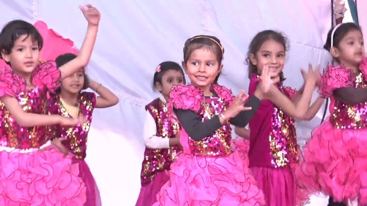 LKG girls dance
