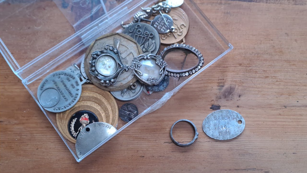 Dans une boîte de vide-grenier : le destin d'un poilu !