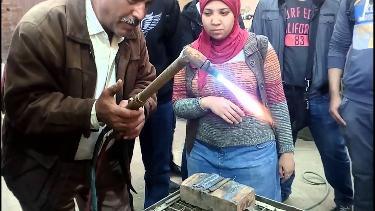 القطع المعادن  باستخدام oxy acetylene
