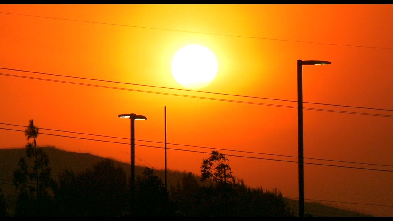 4K - Rampaging Silverado Wildfire Stomps Around Irvine, CA