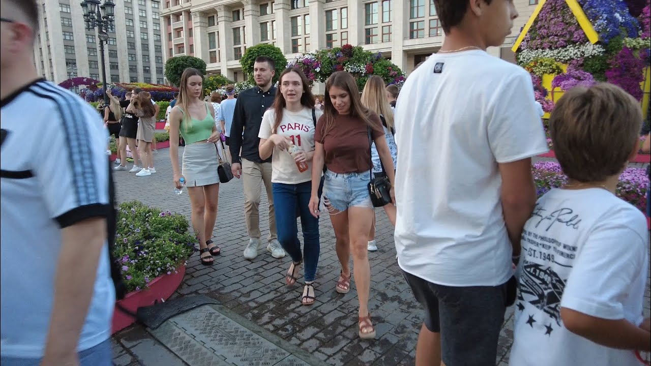 4K 🇷🇺 Walking around Moscow I shoot interesting moments  POV Ep 27