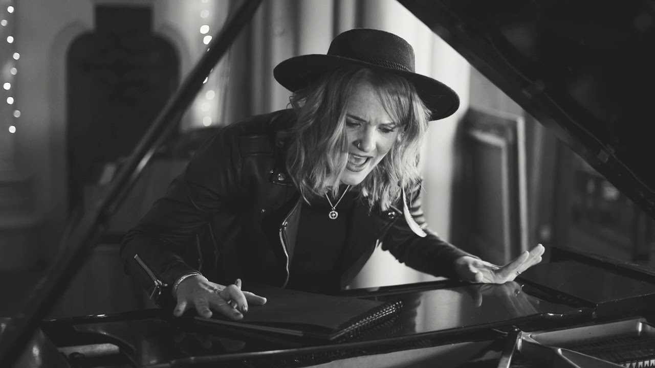 Elles Bailey -   What's The Matter With You