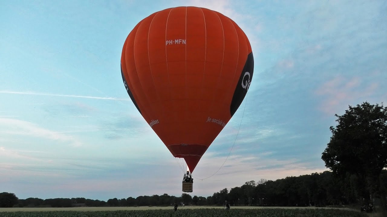 [Landing in crops] Qredits PH-MFN hot air balloon | Ballonfestival Hardenberg
