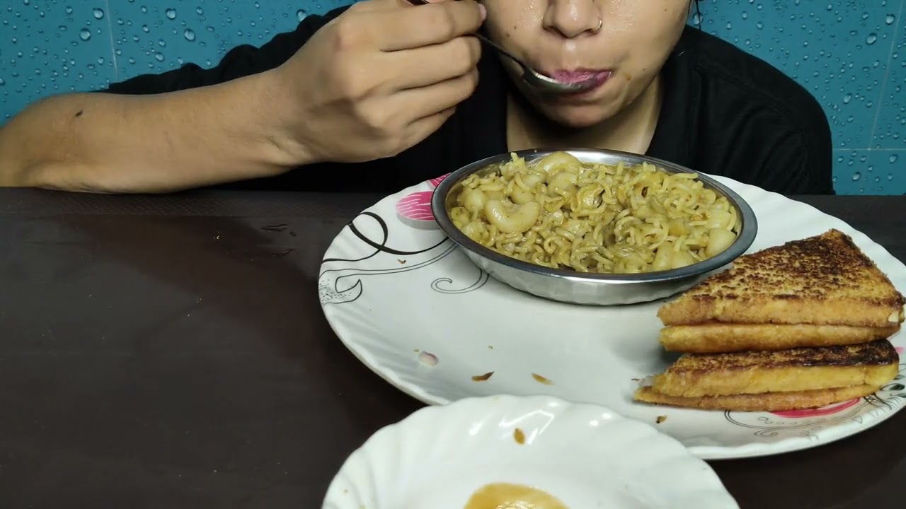 DESI SANDWICH 🥪 WITH PASTA MAGGIE 😋🤤💯 ll FOOD CHALLENGE ll EATING CHALLENGE ll MUKBANG ll 👍🏼