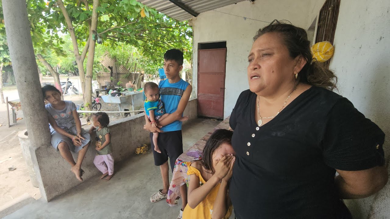 Las Autoridades Llegaron Y Se Llevaron A Los Niños Y A La Tia +502 5111 3002