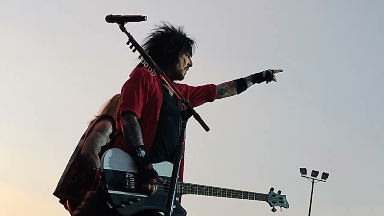 MOTLEY CRUE 