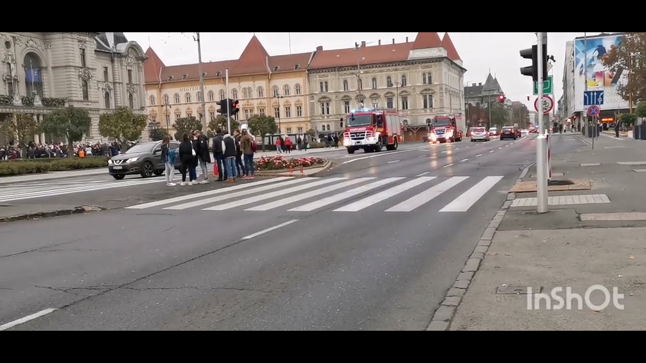 Tűzoltók vonulnak nagy erőkkel Győrben. ( 2022 10. 31.)