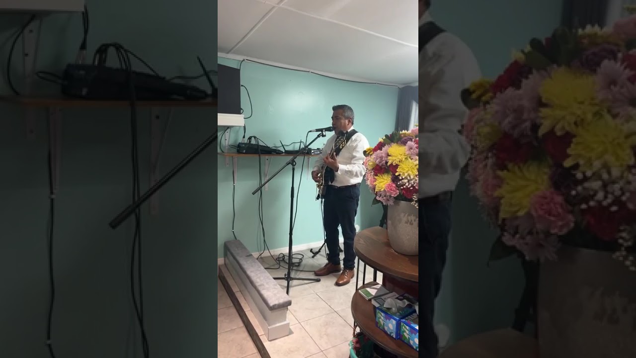 Hno. Gabriel Garza: Canta al Senor un canto nuevo/Venios ante ti Senor.