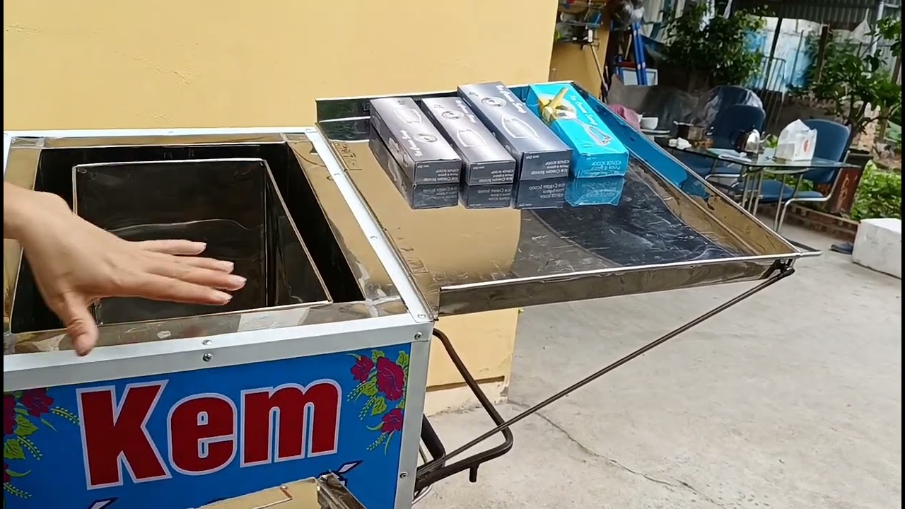 thùng bán kem đi động tiện ích 2 trong 1 kết hợp làm bàn cuốn kẹo bò bía. LH 0982760069