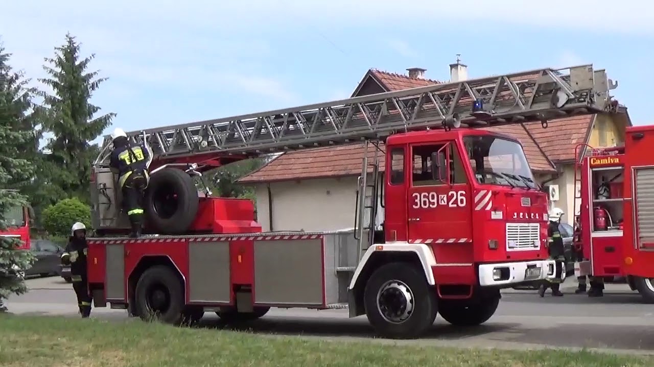 Próbna Ewakuacja Szkoły Podstawowej w Pogórskiej Woli  Drabina Strażacka