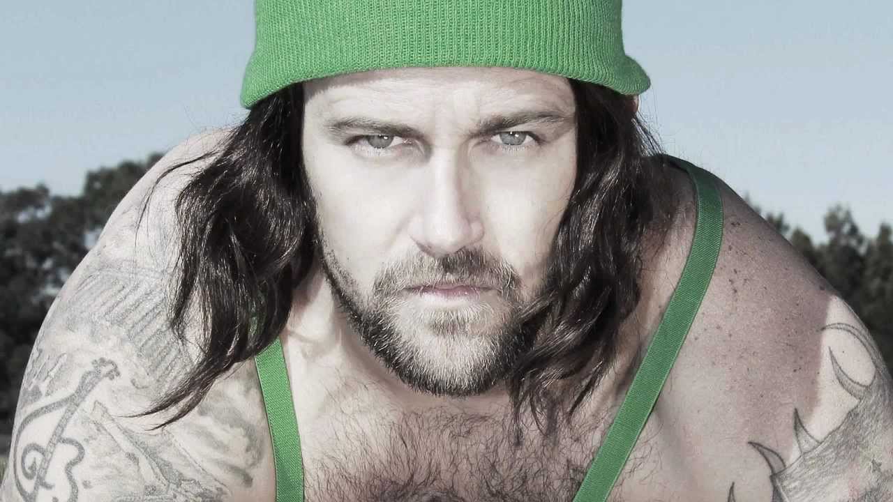 BONDI HIPSTERS - The Sports Model