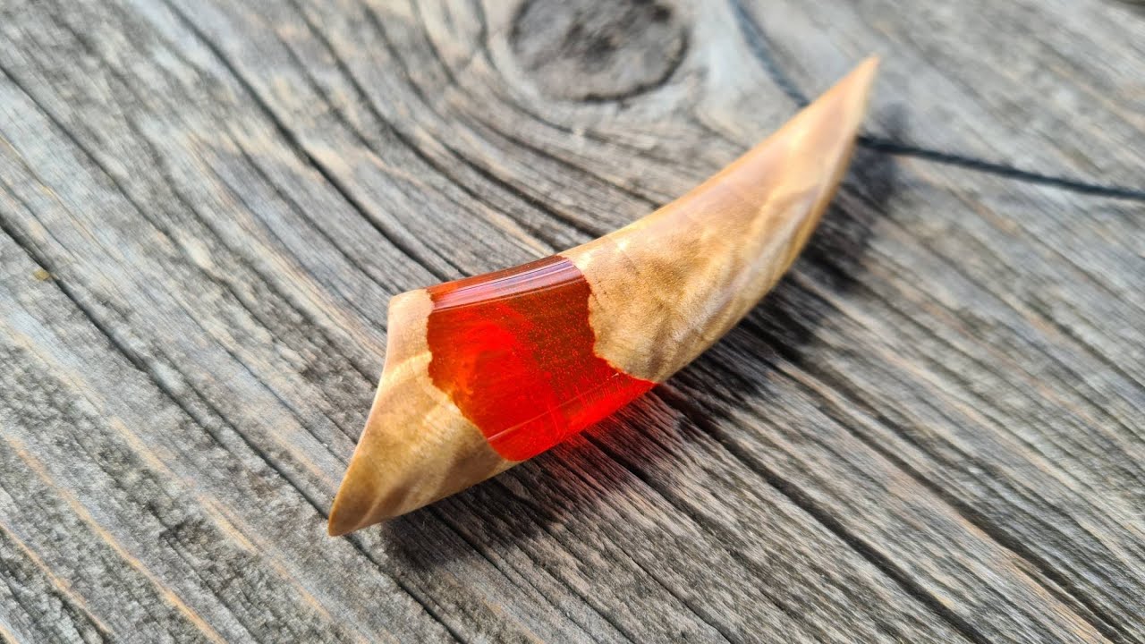 claw pendant made of wood and epoxy resin (beautiful resin product) бижутерия своими руками