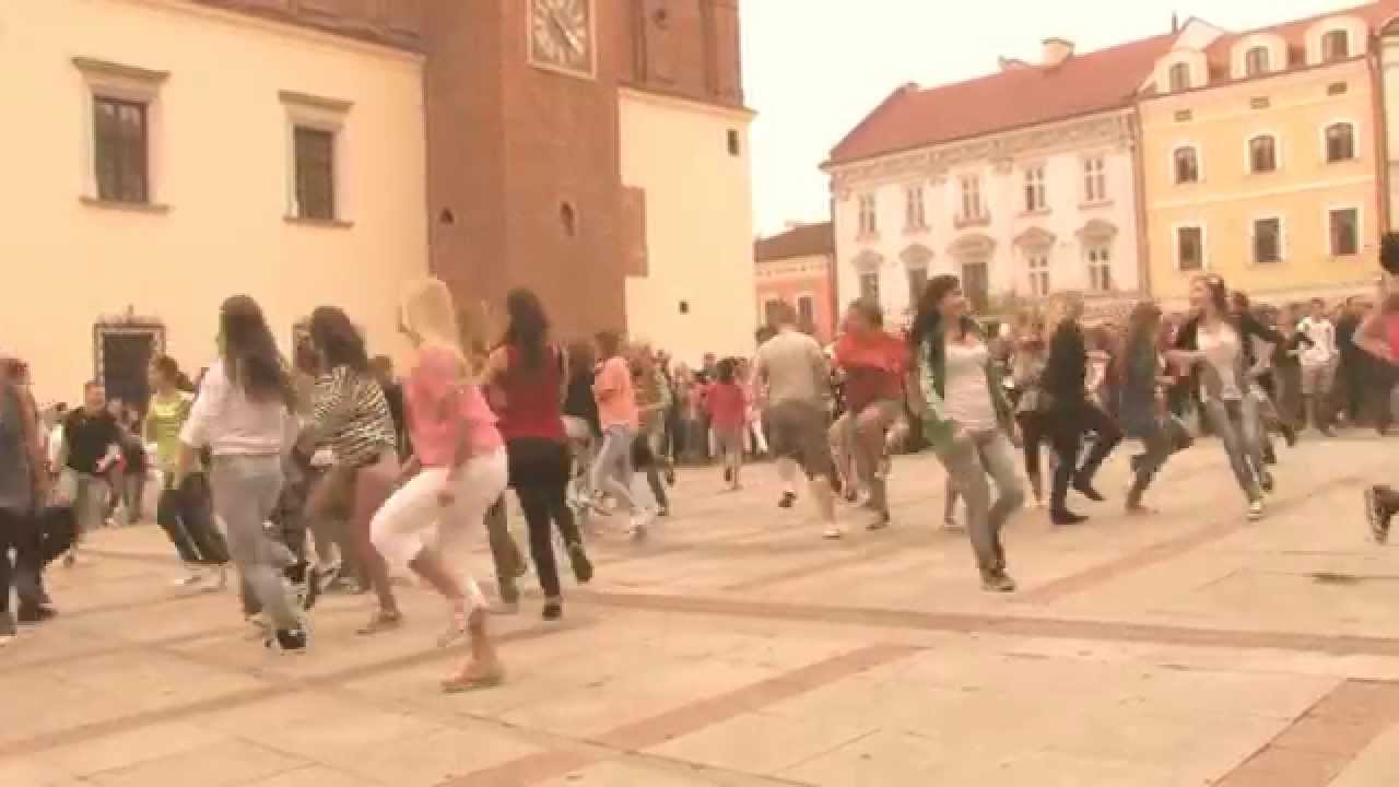 Flash Mob na tarnowskim rynku - SCENA OTWARTA 2012