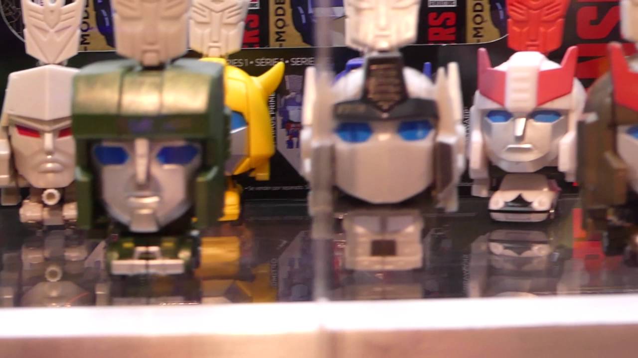 Hasbro Transformers SDCC 2016 Display! Titans Return & Robots In Disguise!