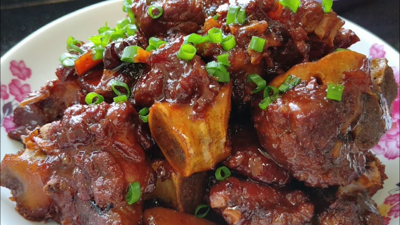 猪骨头这一个做法才真叫香，配料简单易学，比酱骨头还要好吃，孩子一块接一块吃得欢