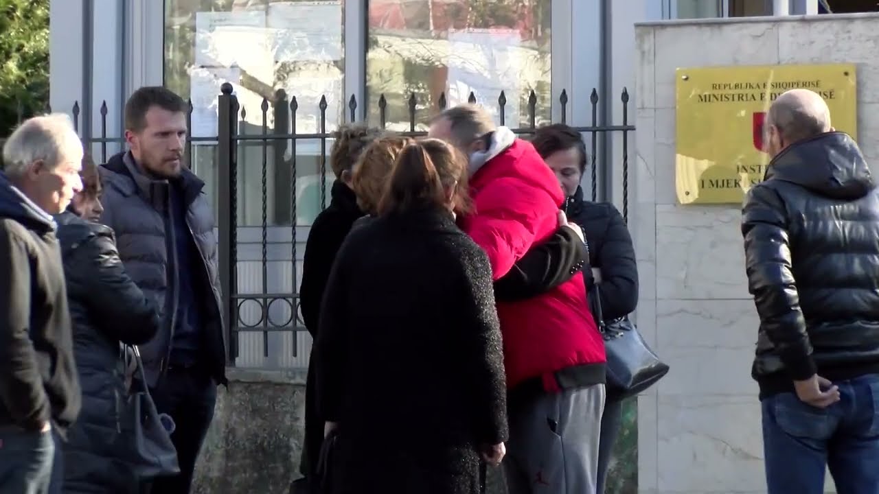 E reja ndërron jetë pasi lind fëmijën, familjarët akuza: Fajin e ka mjeku, po s'dhe lekë je i vdekur