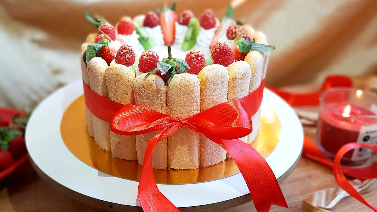 شارلوت بالفريز بدون فرن راقي سهل وسريع في 15دقيقة أبهيري عائلتك charlotte aux fraise ❤ طرطة عيد الحب