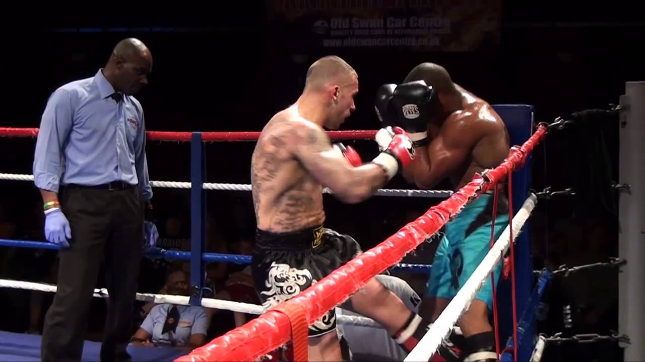 Charles Jones (TMAS) v Kyle Thompson (Cov Pro kick) K1 78kg