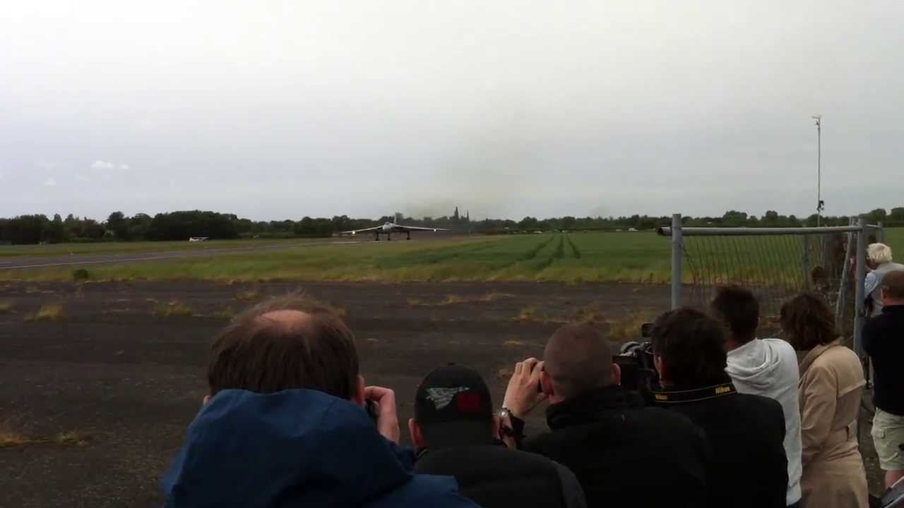 XM655 Sister of XH558 VULCAN FAST TAXI WINGS AND WHEELS 2013 655 MAPS 2013 HOWL ROAR AMAZING AVRO