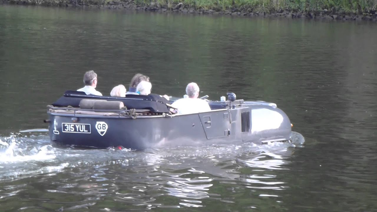 Trippel entering water