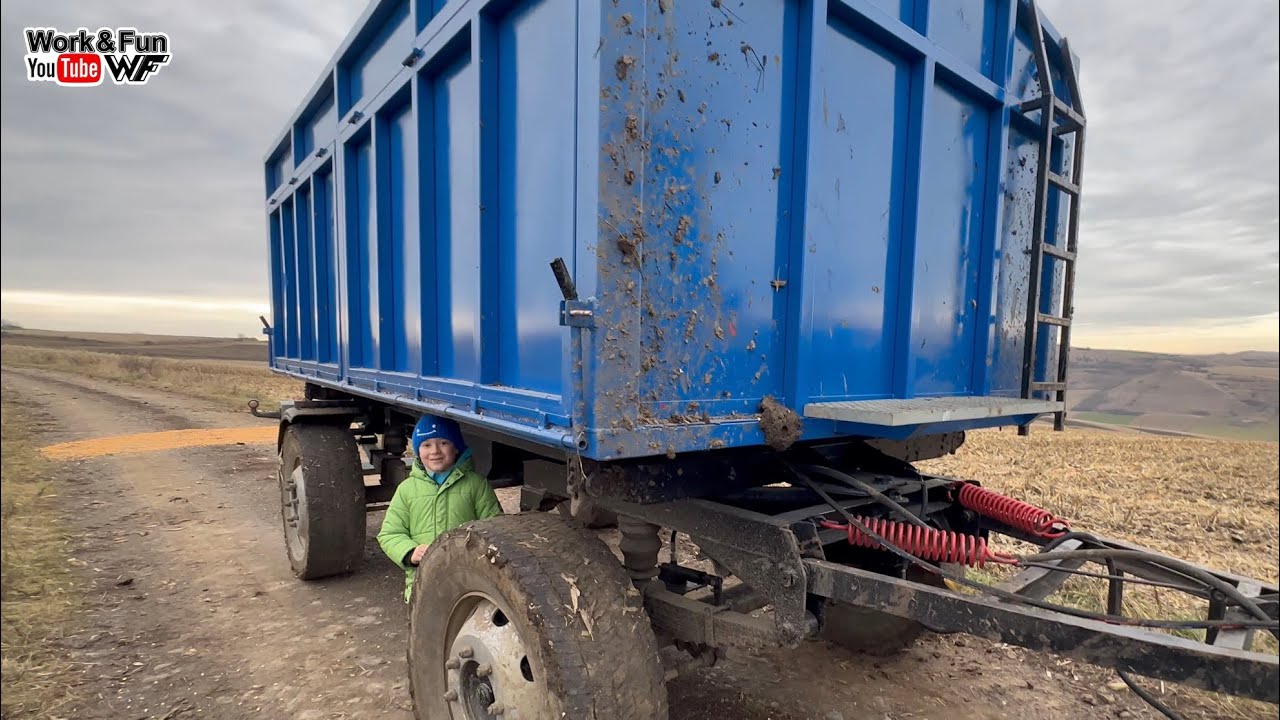 Prezint cu Luca remorca cea mare 😁 Mai aveti de recoltat? 😊 #agriculture 🇷🇴