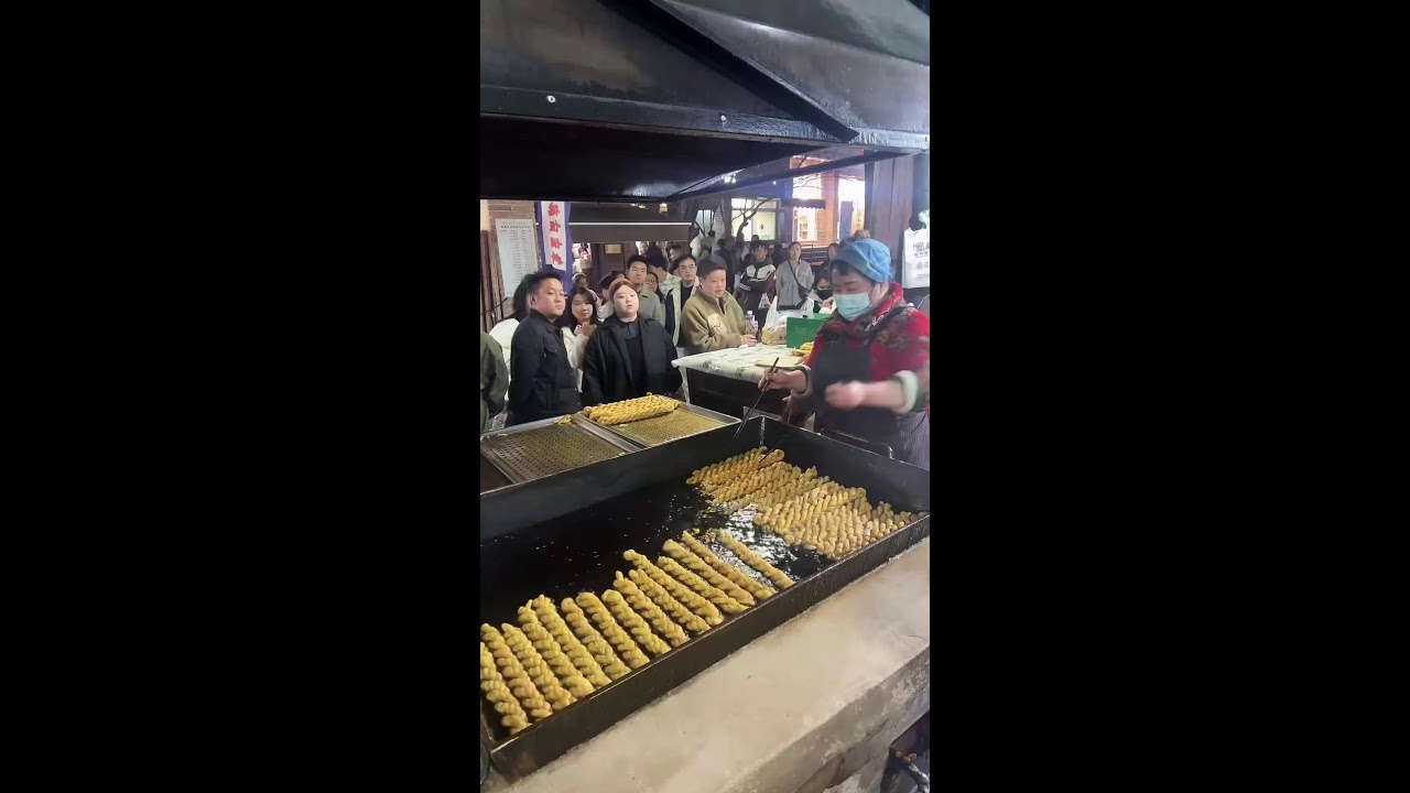Magical Chinese street food 神奇的中国街头美食  不思議な中国の街グルメ