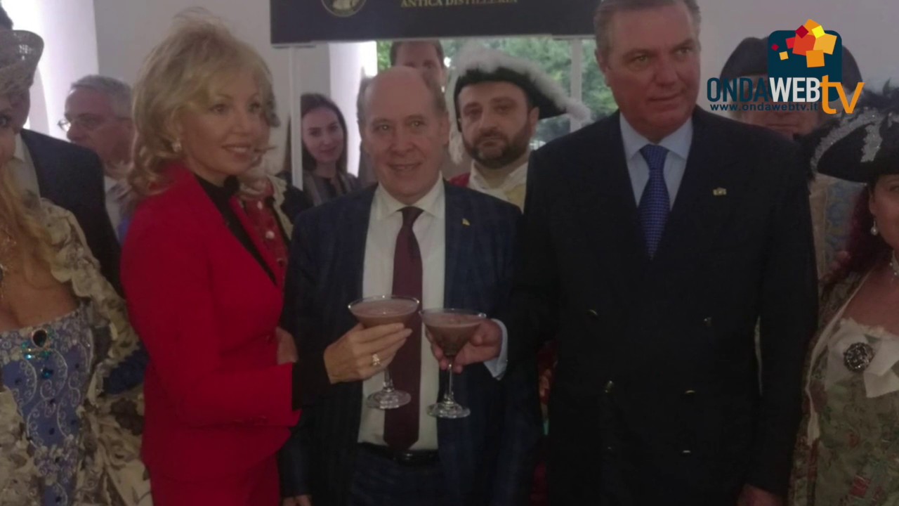 Carlo e Camilla di Borbone alla Reggia di Caserta