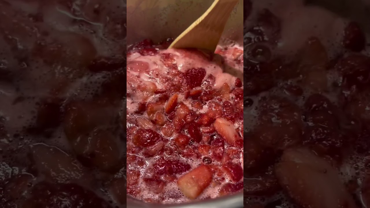 Strawberry Jam #strawberryjam #kentucky #countrycooking #freshstrawberries #jam #gospelmusic