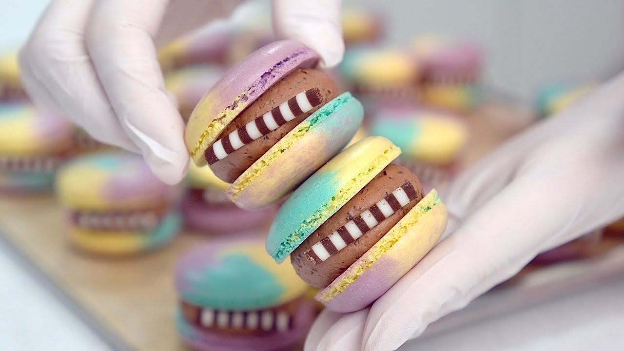 Valrhona Chocolate Macarons [SUGAR BEAN]