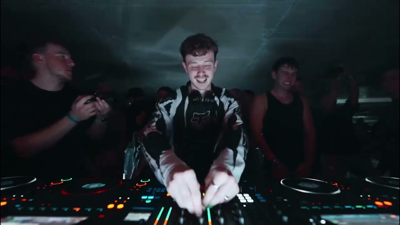 Ready To Jump #hardtechno #hardtechnovibes #clubculture #clubmusic