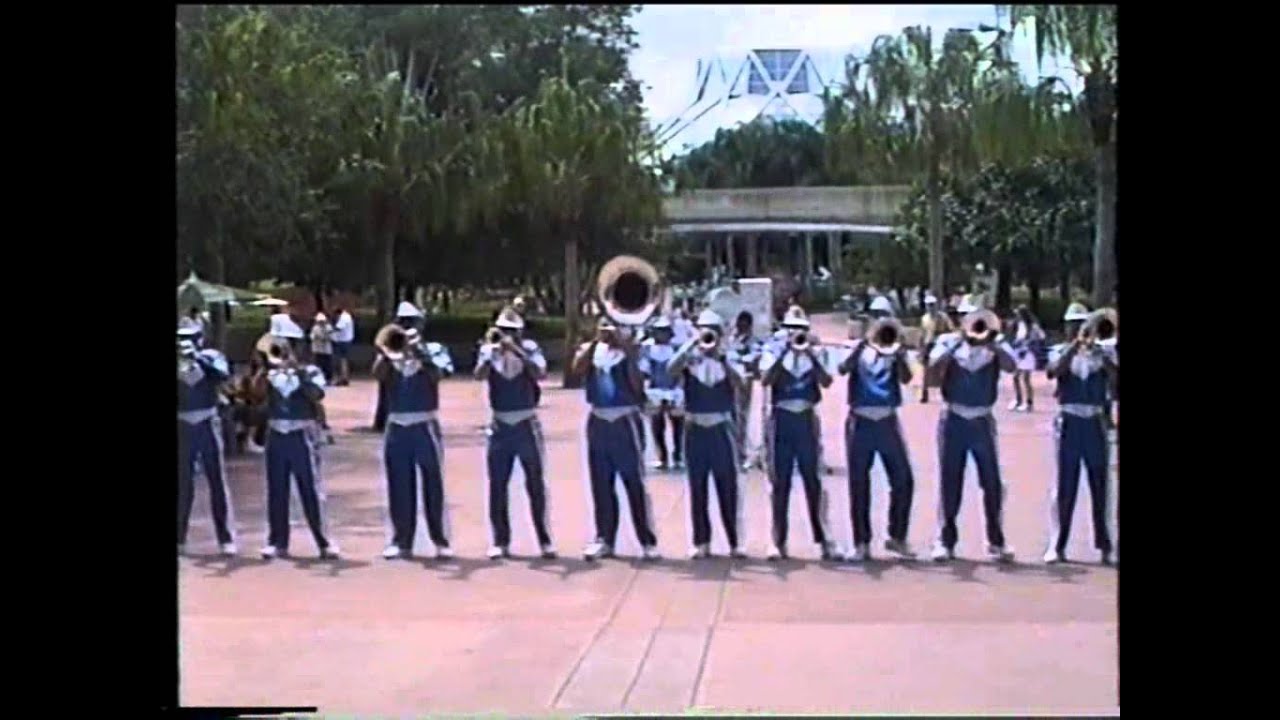 Epcot Future Corps Birdland.wmv